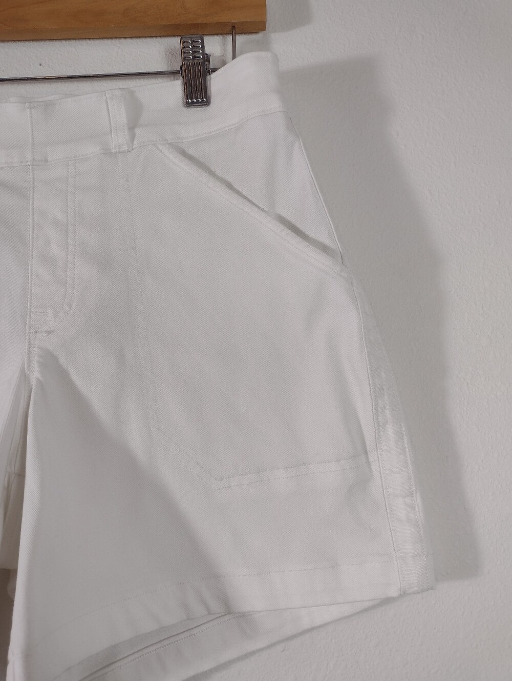 Spanx White Mid-Rise Stretch Twill Shorts Front Pocket Size M - Picture 4 of 11